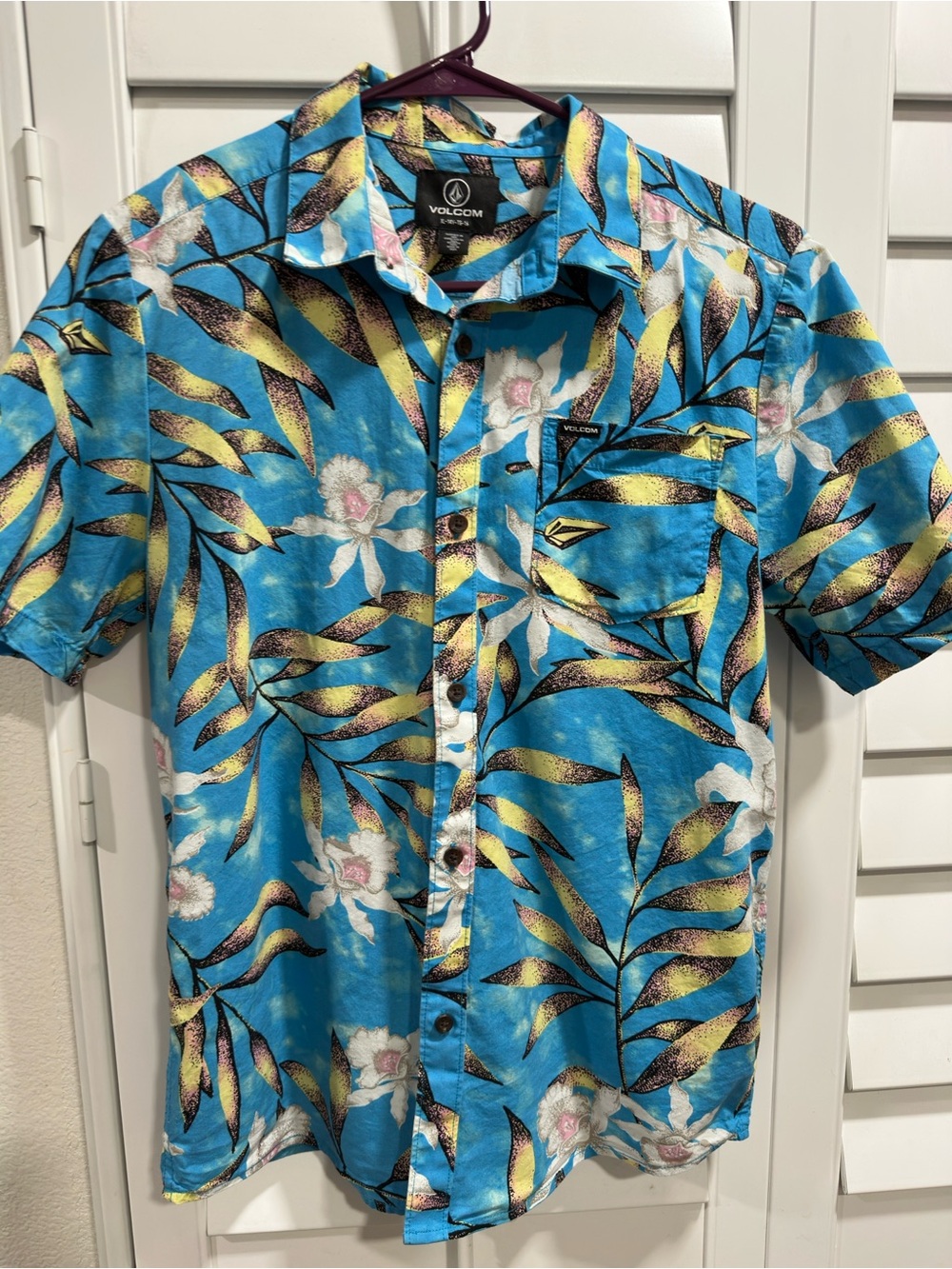 Volcom Men’s Turquoise Floral Short-Sleeve Button-Up Shirt